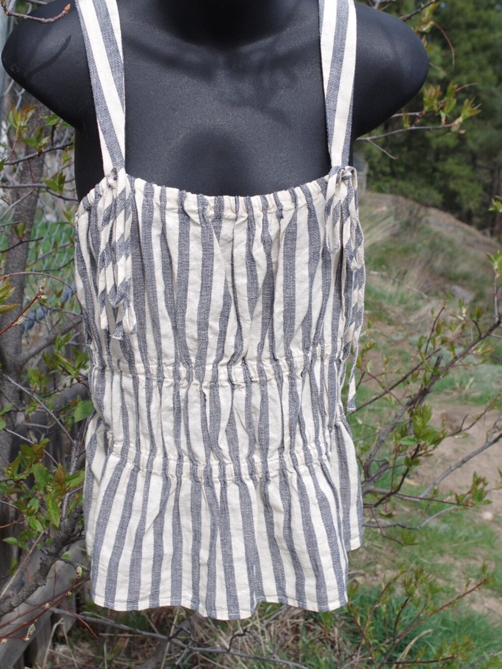 Cute Tan-Top By Universal Thread Linen Blend